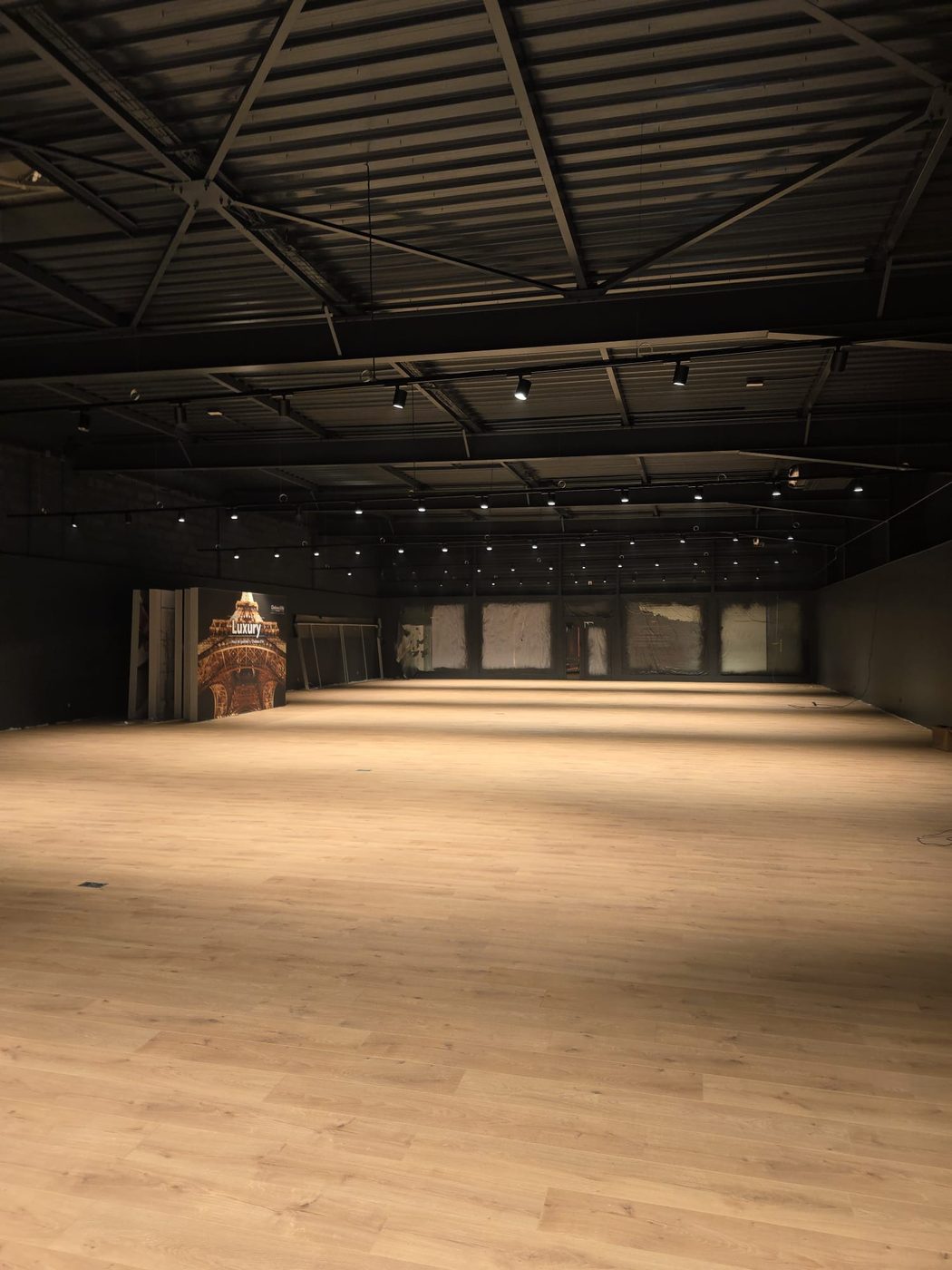 Showroom Château d'Ax Augny sol vinyle